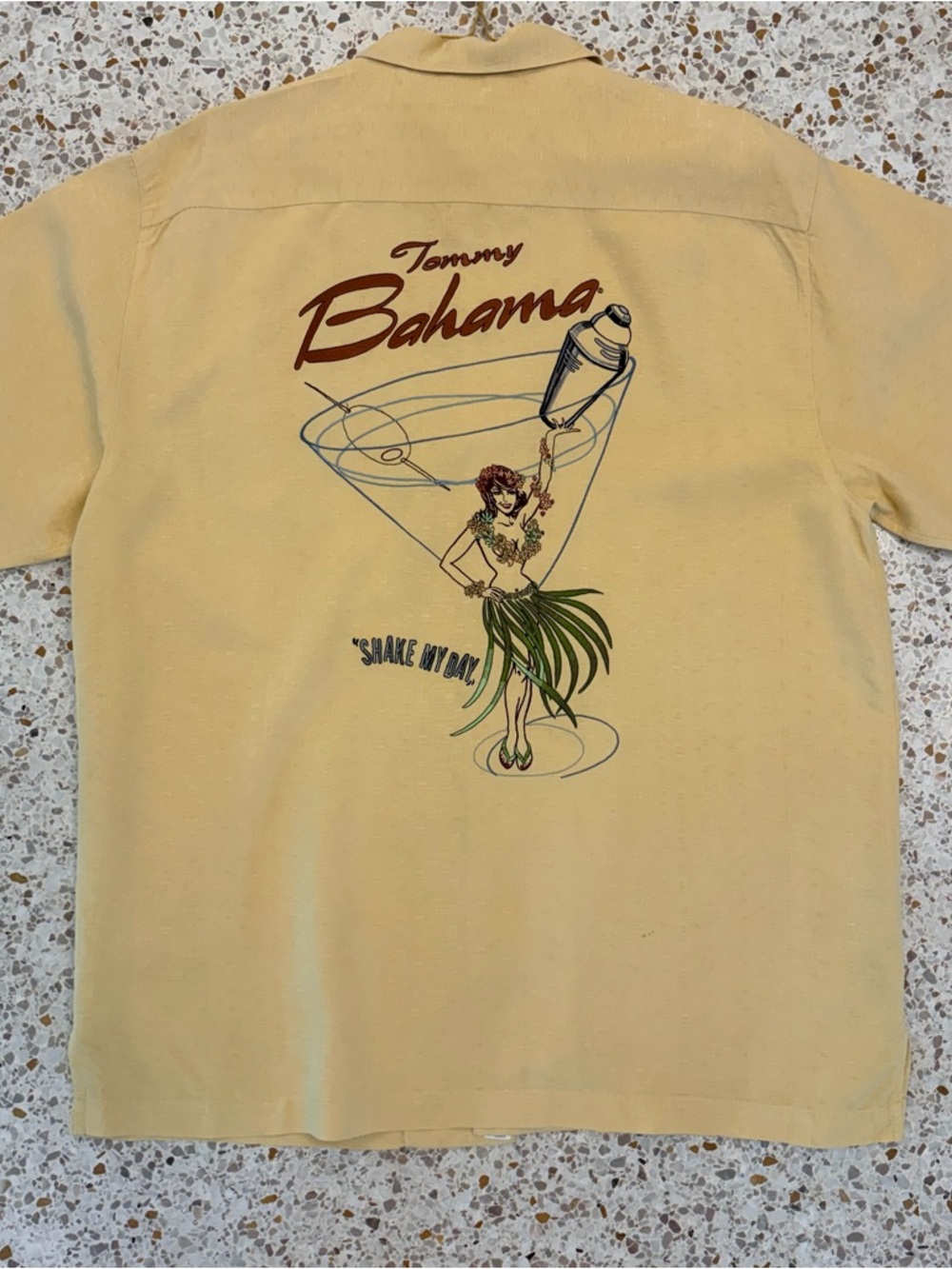 Men’s Tommy Bahama Light Yellow 100% Silk button up shirt. Great Father’s Day.